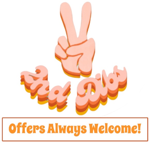 Welcome to @2ndDibs Closet! - Picture 3 of 3